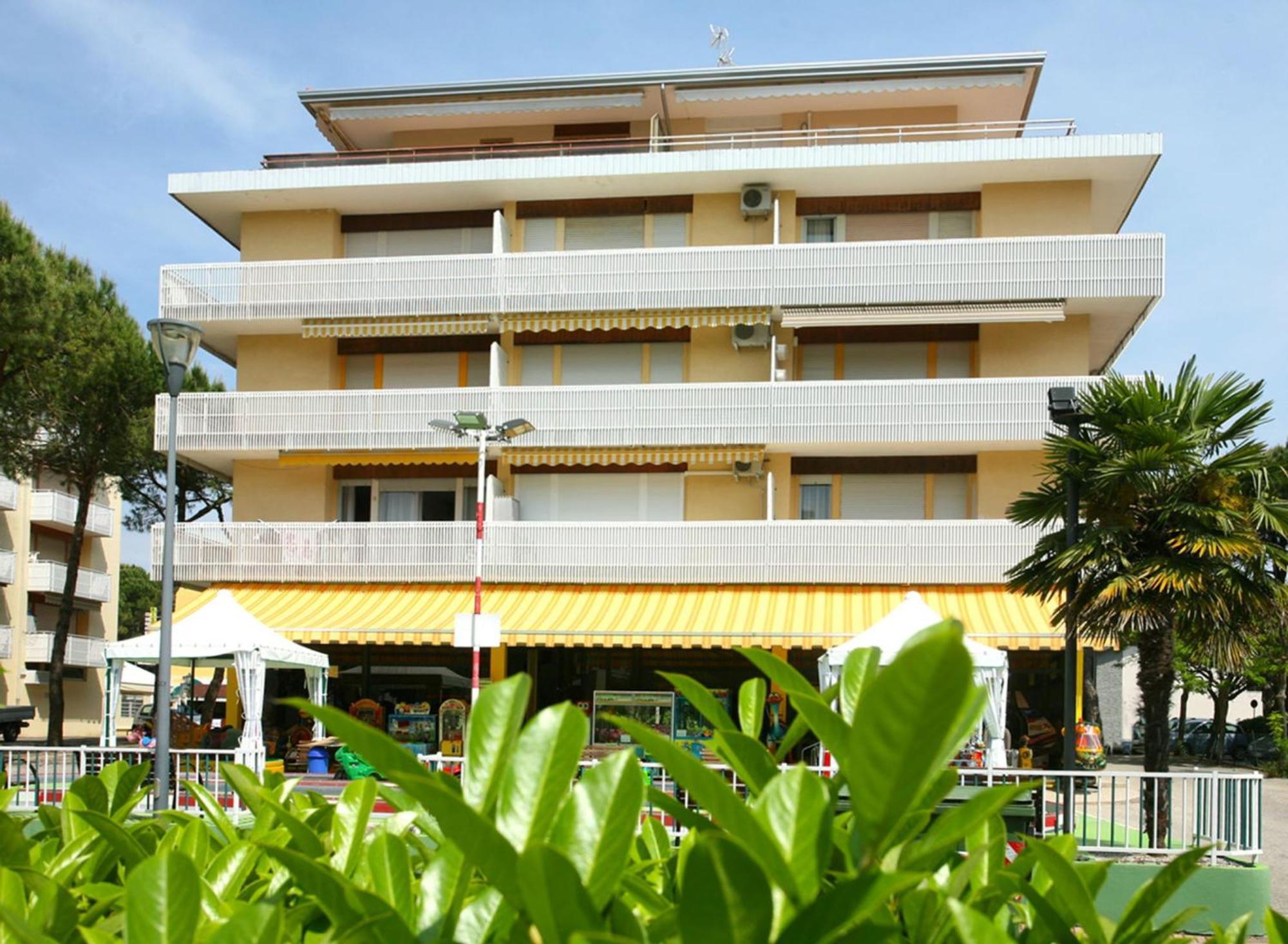 Appartamento Enjoy Your Holidays From Our Magnificent Terrace Bibione